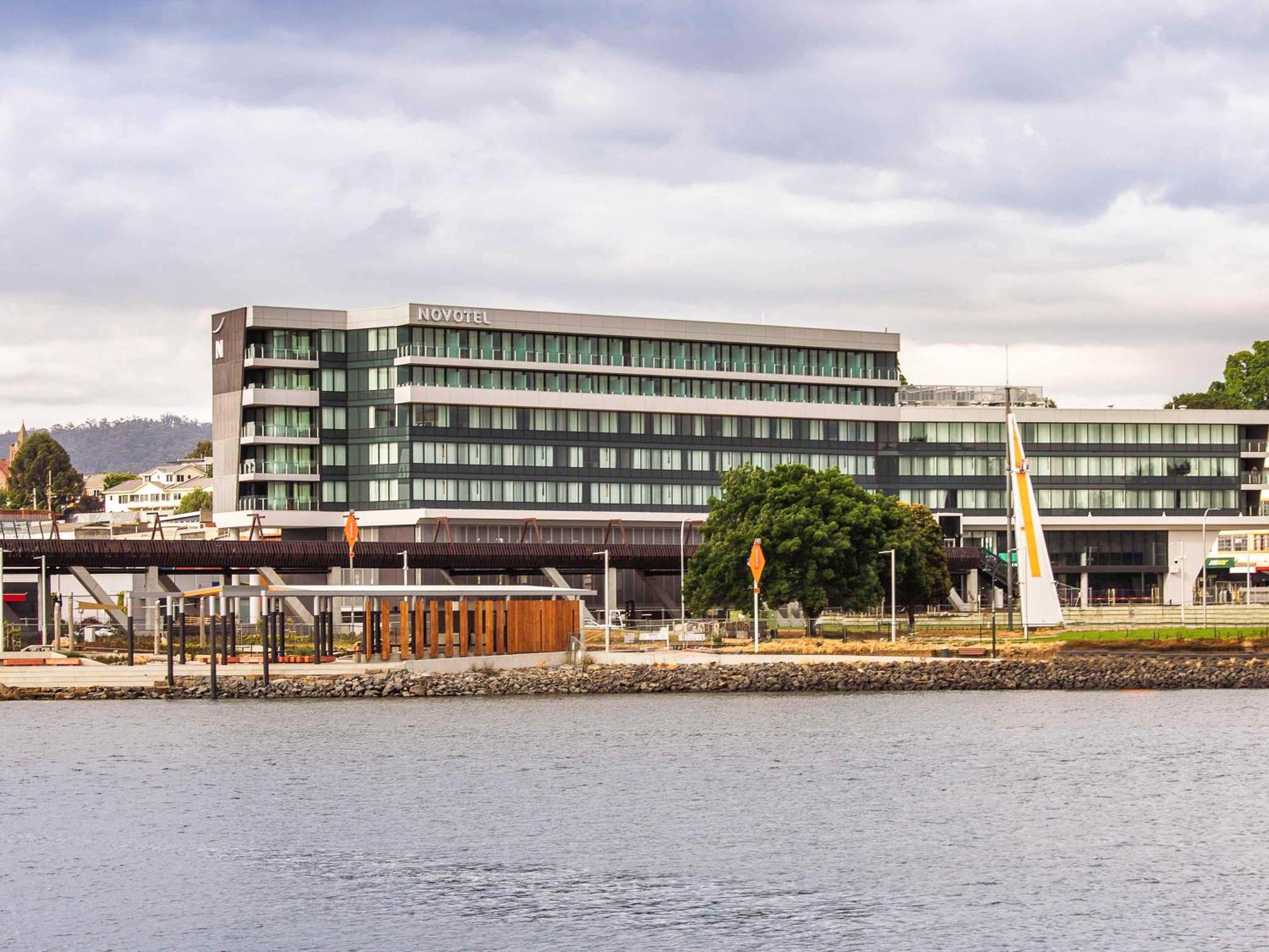 Novotel Devonport Exterior photo